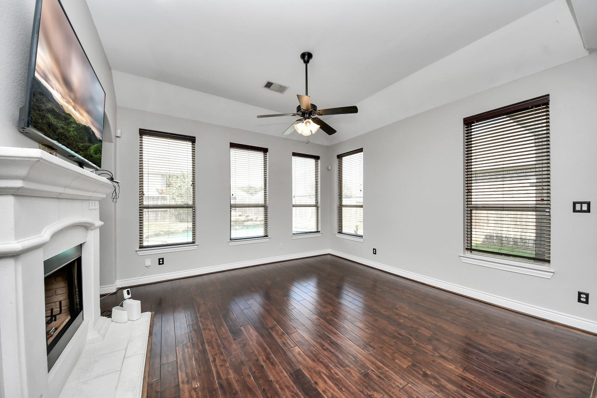 9422 Brannok Lane, Tomball, TX 77375 9422 Brannok Lane, Tomball, TX 77375