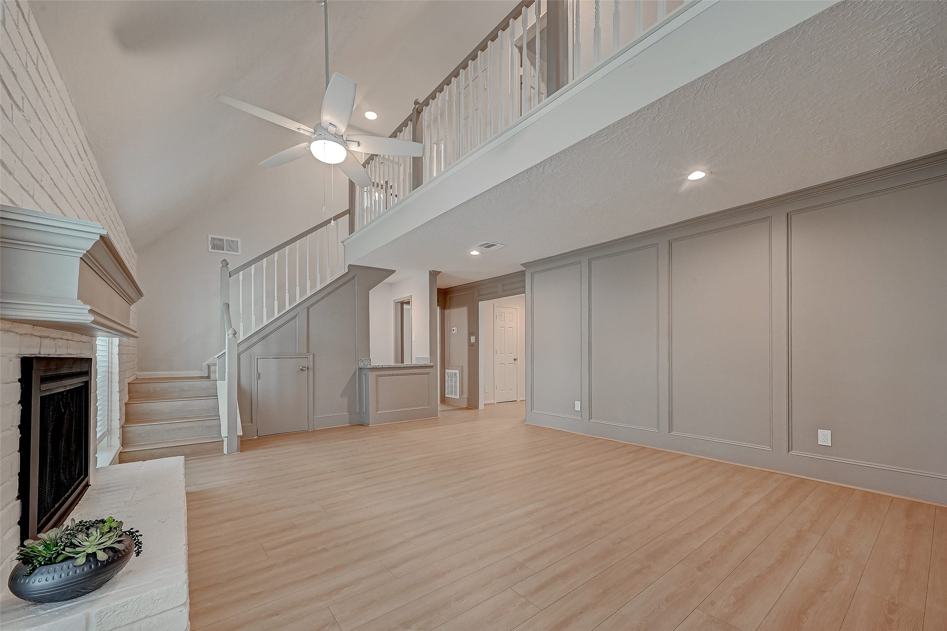 318 Pine Manor Drive, Conroe, TX 77385 318 Pine Manor Drive, Conroe, TX 77385