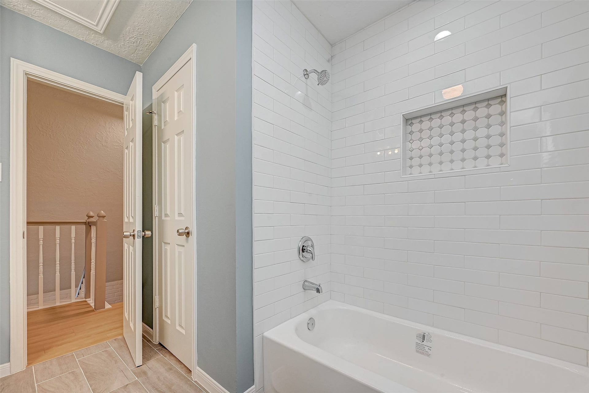 318 Pine Manor Drive, Conroe, TX 77385 318 Pine Manor Drive, Conroe, TX 77385