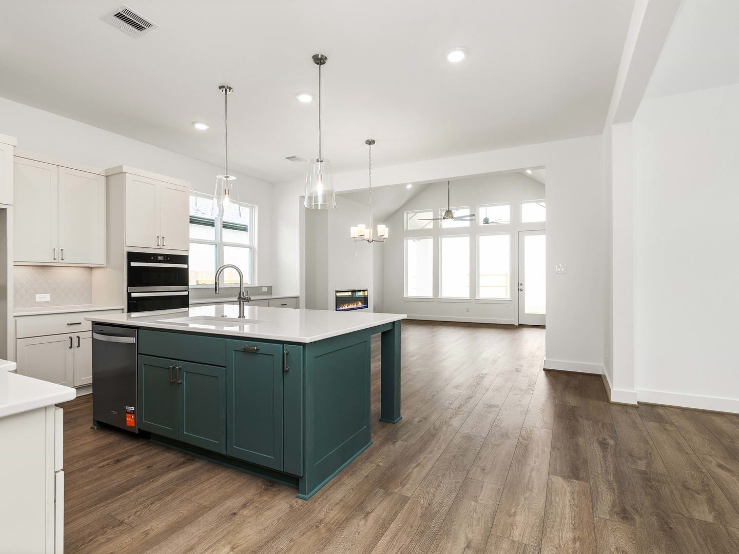 25802 Leadplant Cove Lane, Katy, TX 77493 Toll Brothers at Elyson_AmnerisClassic_35_Kitchen_02