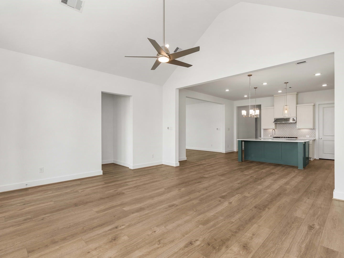 25802 Leadplant Cove Lane, Katy, TX 77493 Toll Brothers at Elyson_AmnerisClassic_35_Living Room_04