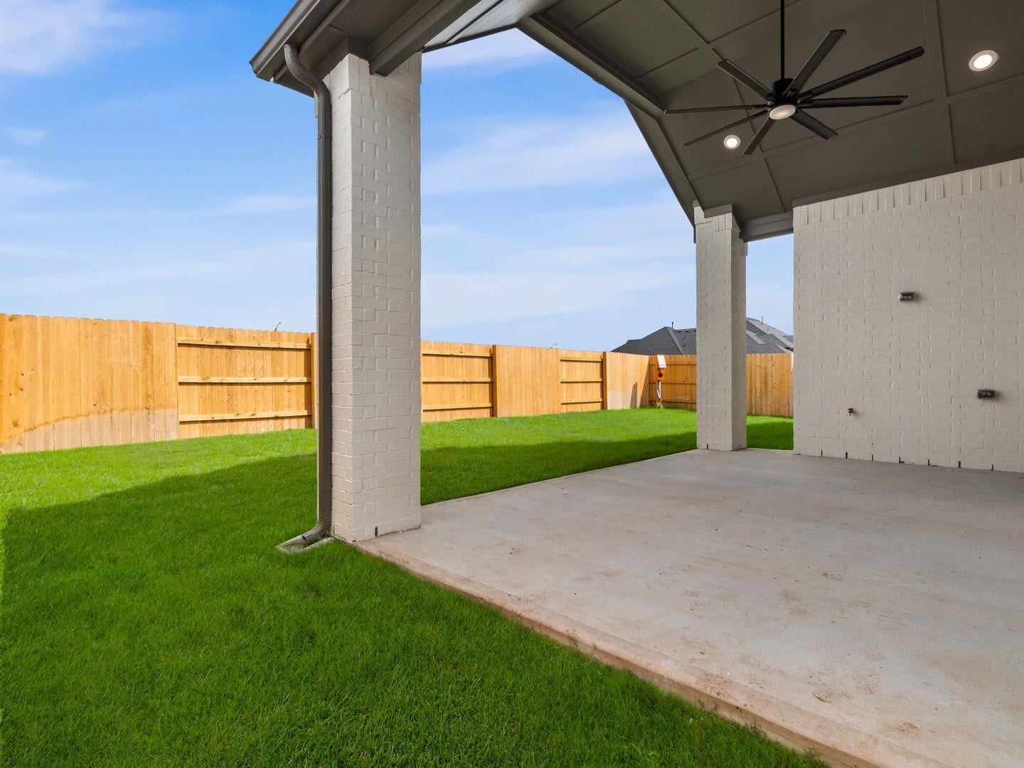 25802 Leadplant Cove Lane, Katy, TX 77493 Toll Brothers at Elyson_AmnerisClassic_35_Outdoor Living_01-a