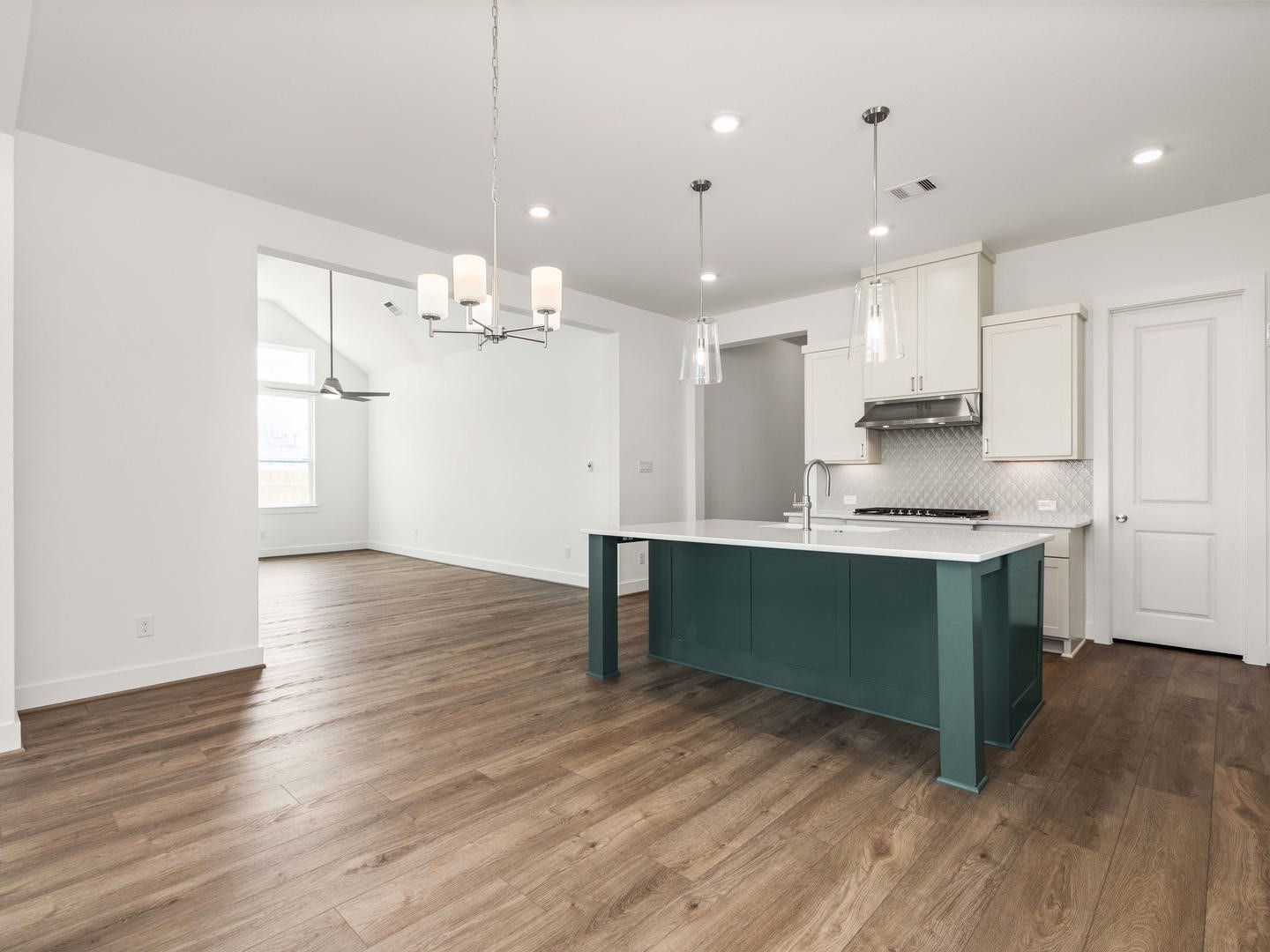 25802 Leadplant Cove Lane, Katy, TX 77493 Toll Brothers at Elyson_AmnerisClassic_35_Kitchen_04