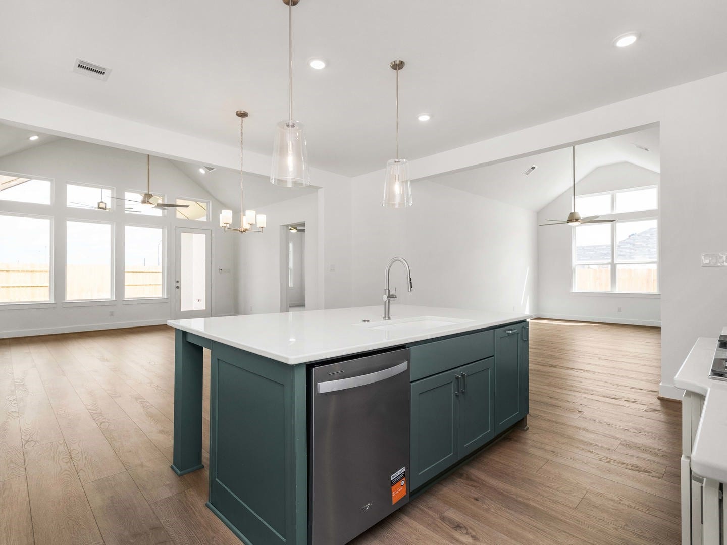 25802 Leadplant Cove Lane, Katy, TX 77493 Toll Brothers at Elyson_AmnerisClassic_35_Kitchen_08