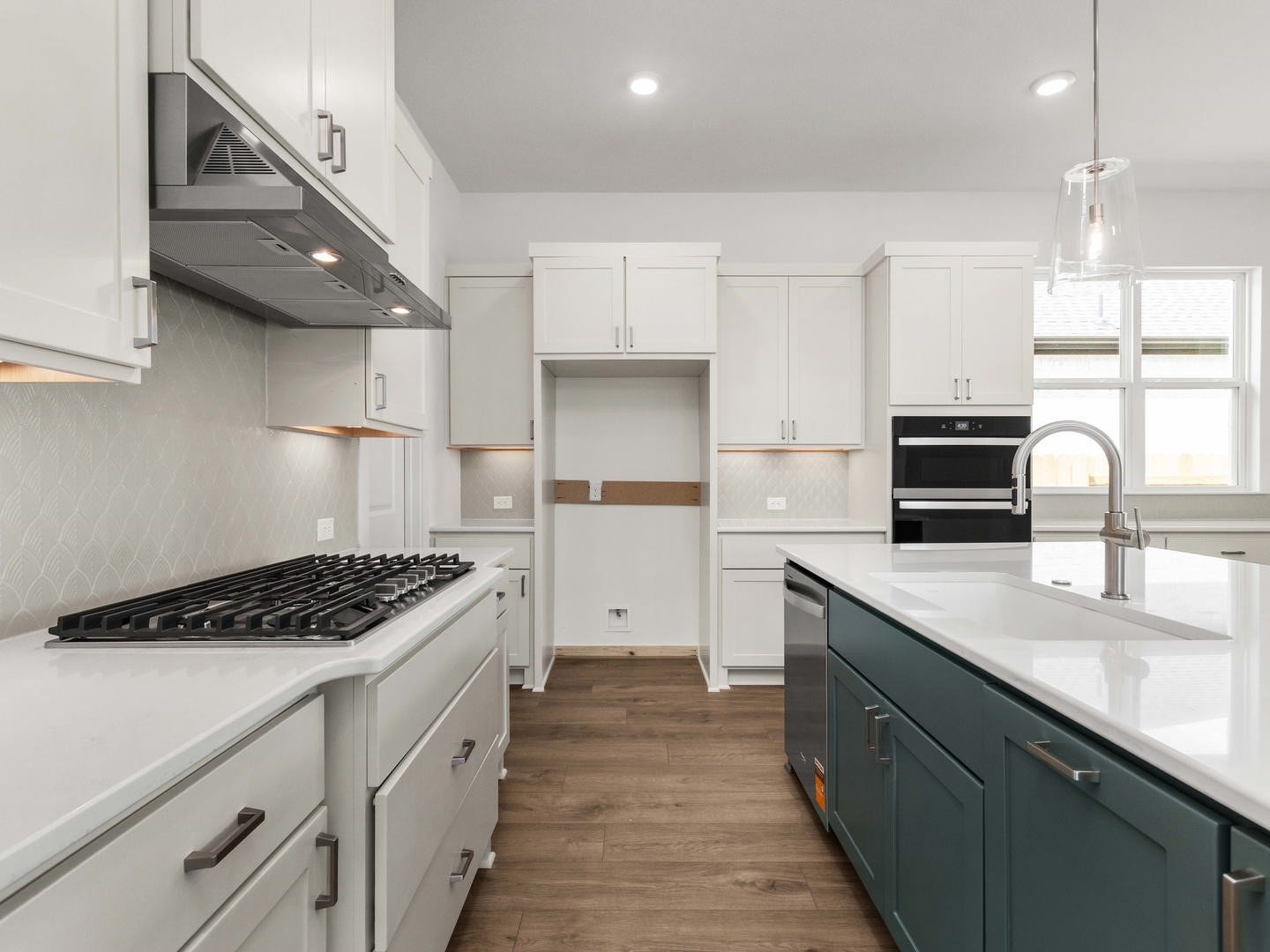 25802 Leadplant Cove Lane, Katy, TX 77493 Toll Brothers at Elyson_AmnerisClassic_35_Kitchen_06