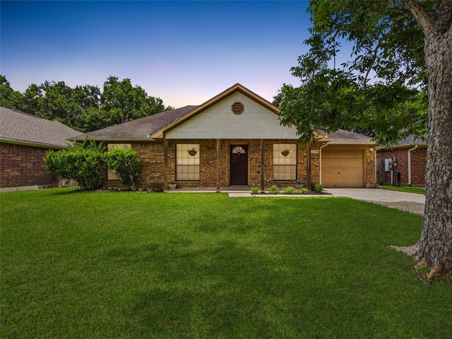 Property photo for 2955 County Road 855c, Alvin, TX