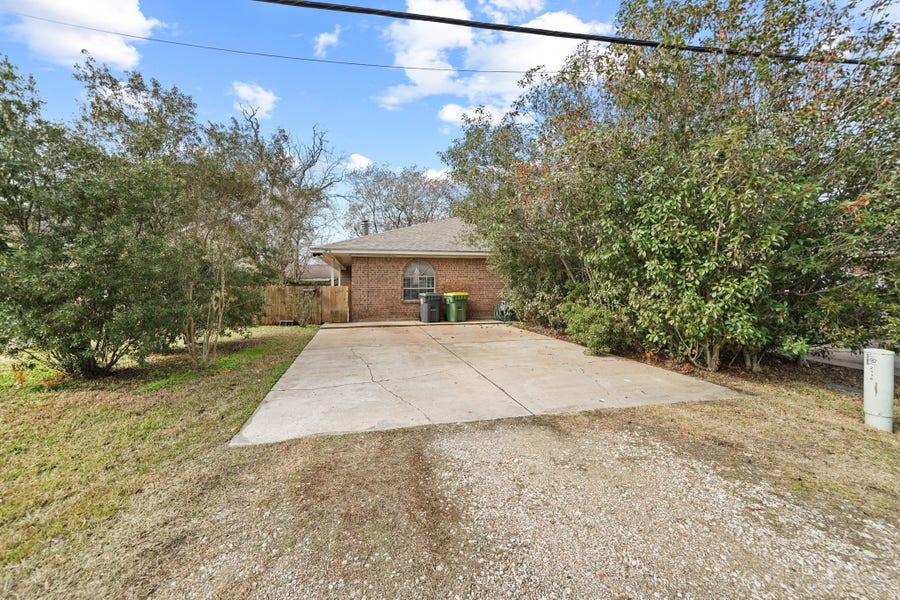 Property photo for 2118 N Austin Avenue, Pearland, TX