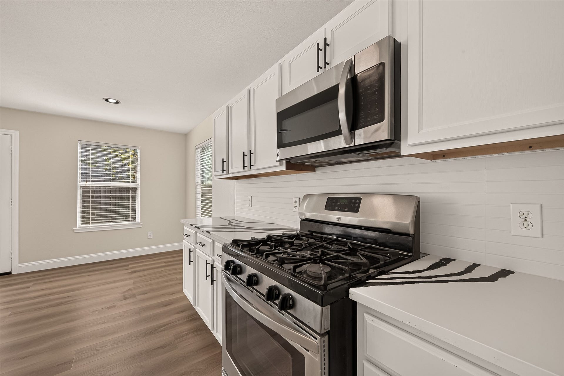 2662 Skyview Glen Court, Houston, TX 77047 2662 Skyview Glen Court, Houston, TX 77047