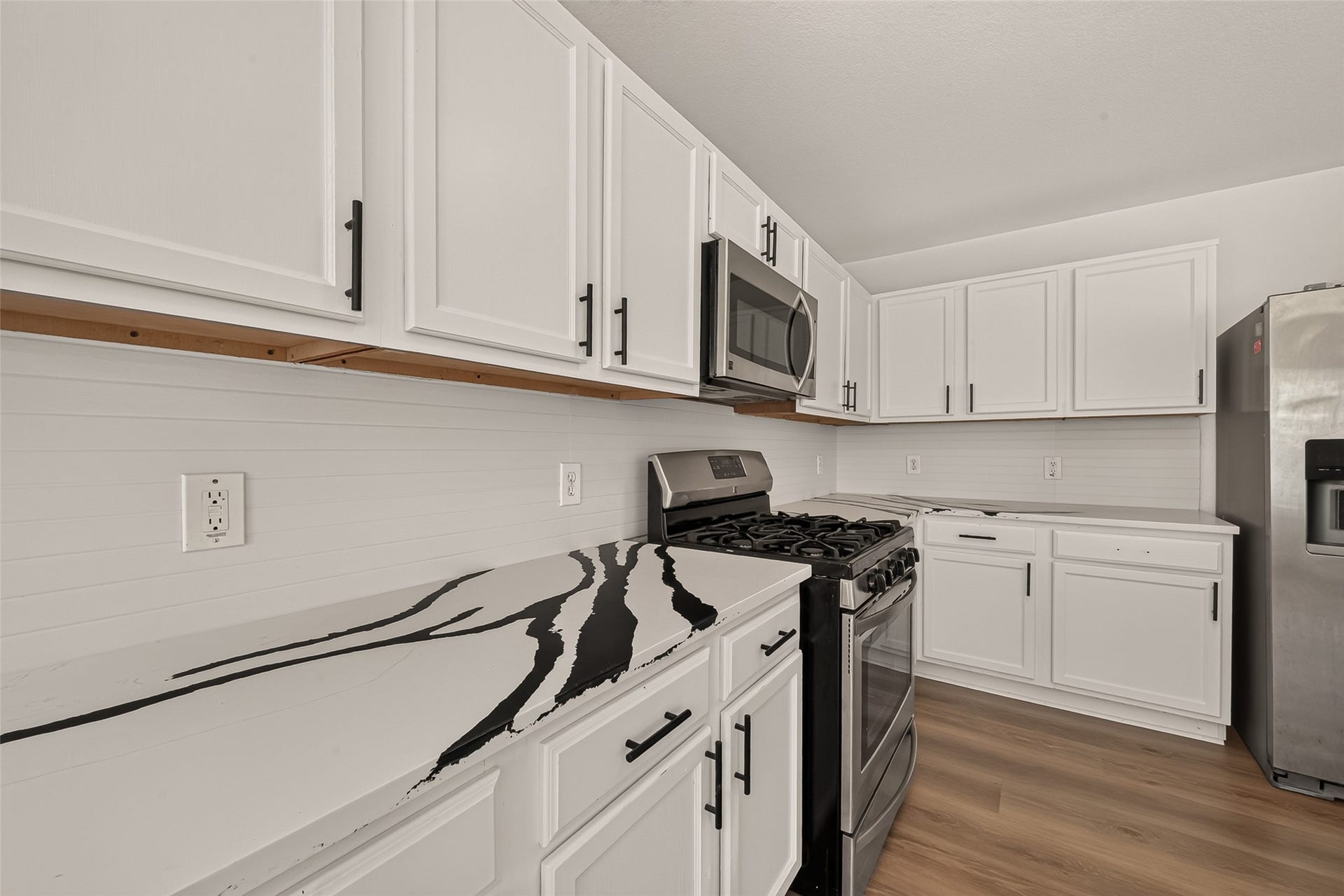 2662 Skyview Glen Court, Houston, TX 77047 2662 Skyview Glen Court, Houston, TX 77047
