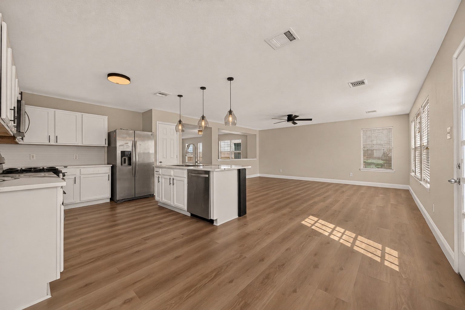 2662 Skyview Glen Court, Houston, TX 77047 2662 Skyview Glen Court, Houston, TX 77047