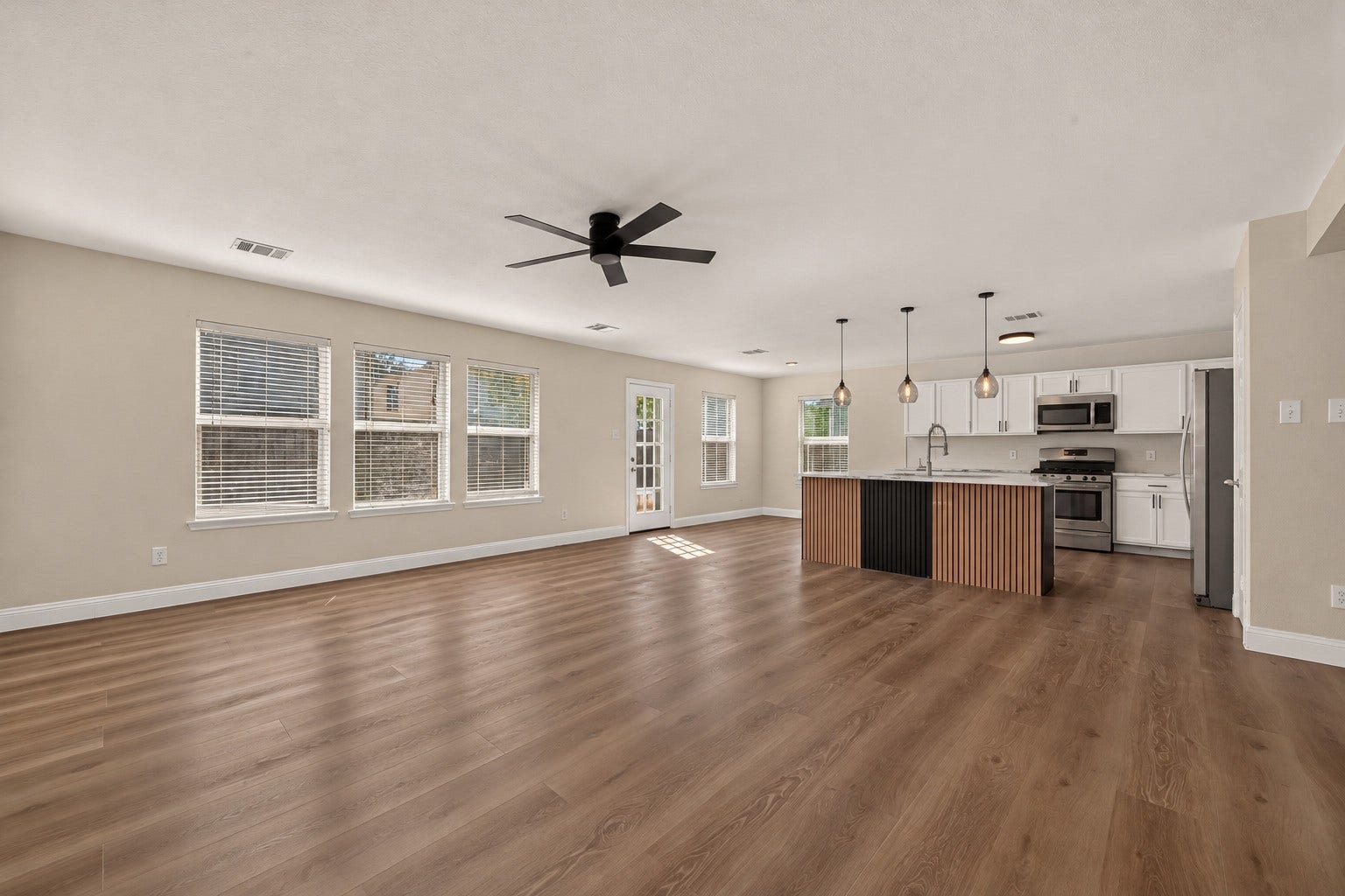 2662 Skyview Glen Court, Houston, TX 77047 2662 Skyview Glen Court, Houston, TX 77047
