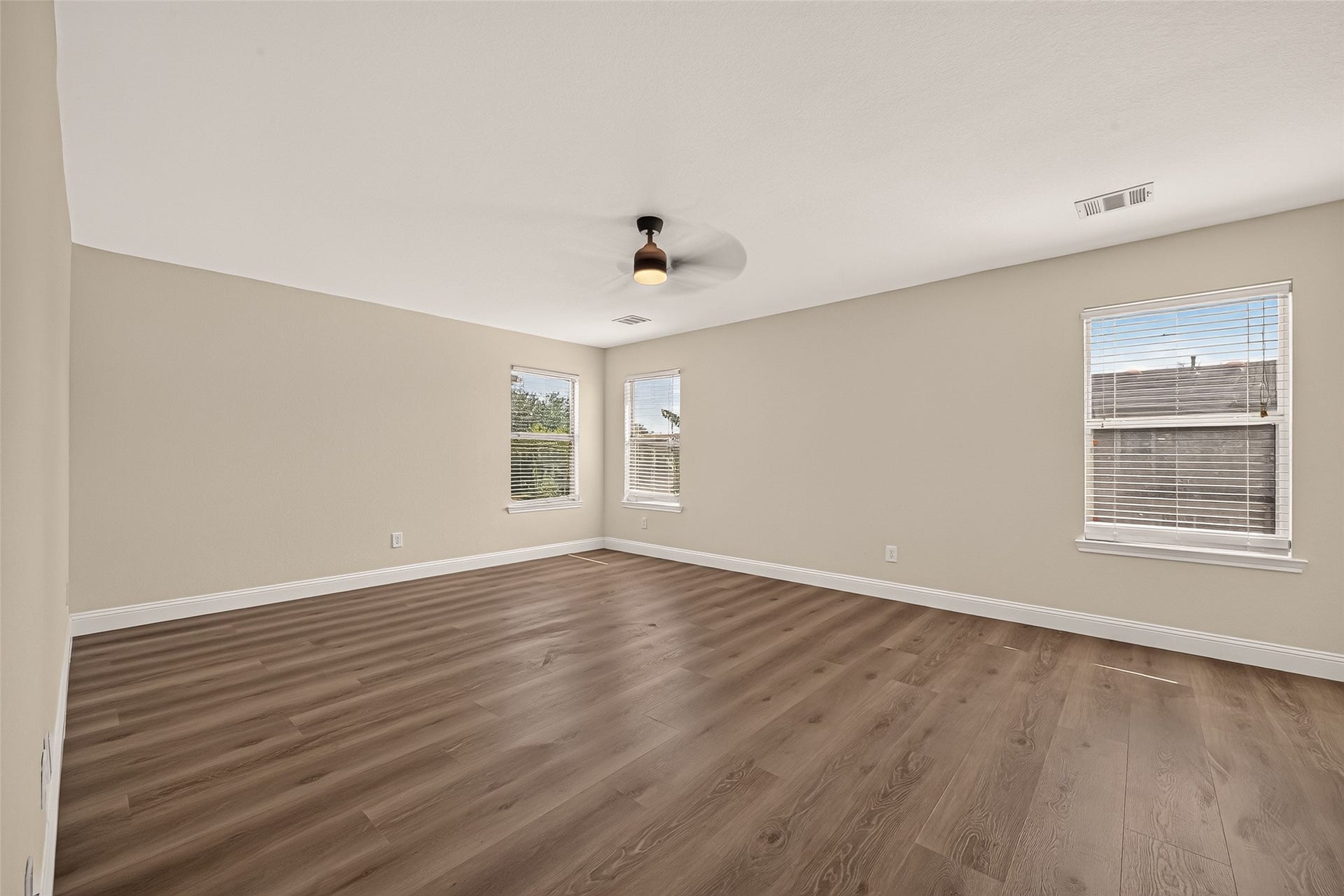 2662 Skyview Glen Court, Houston, TX 77047 2662 Skyview Glen Court, Houston, TX 77047