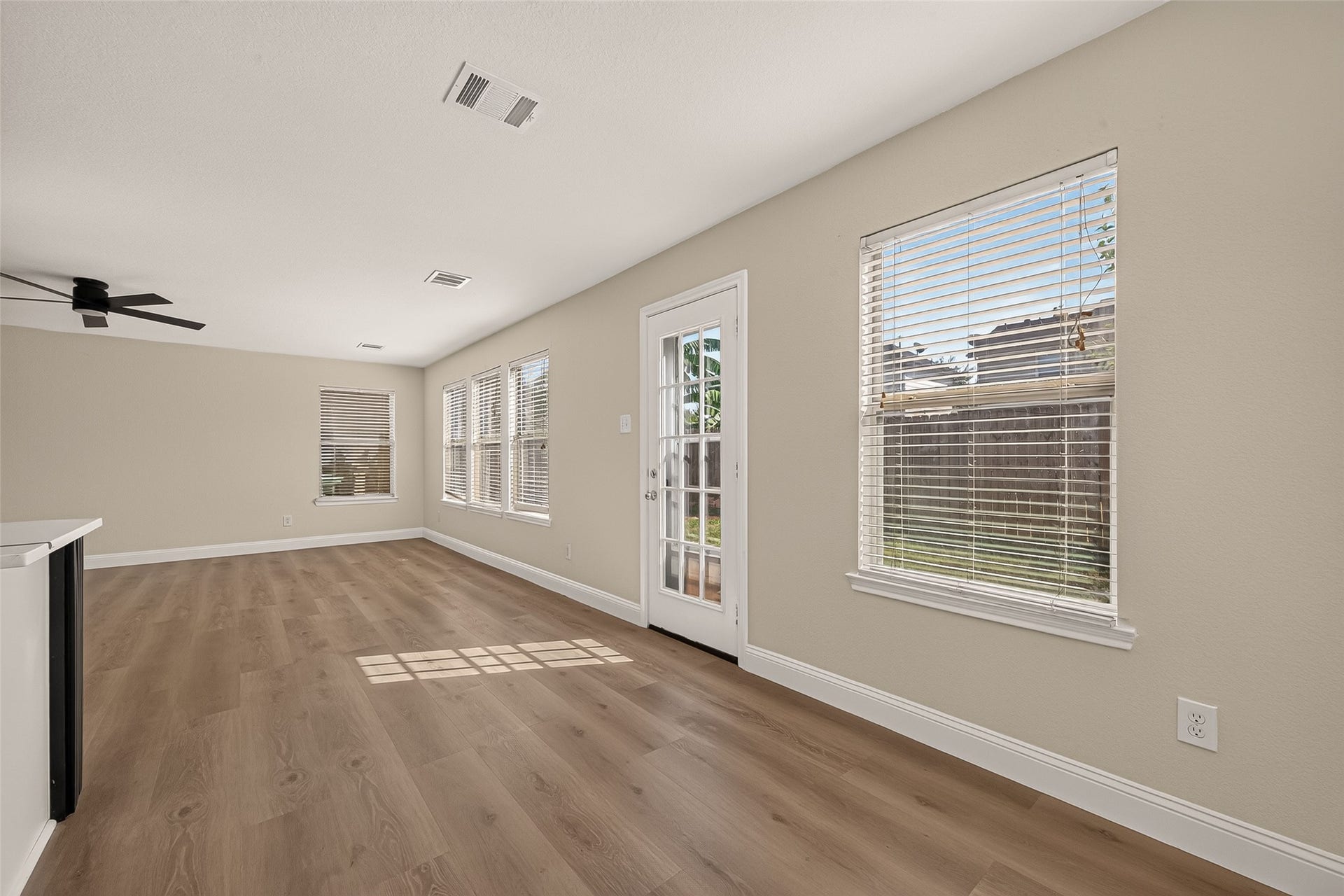 2662 Skyview Glen Court, Houston, TX 77047 2662 Skyview Glen Court, Houston, TX 77047