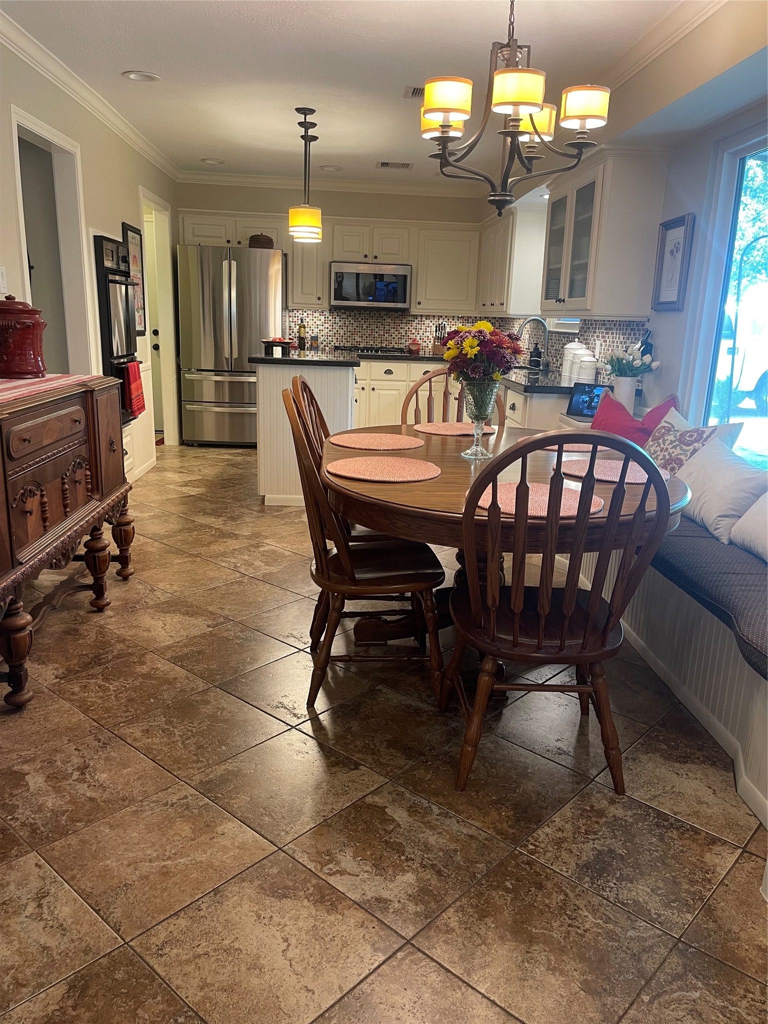Breakfast & Kitchen