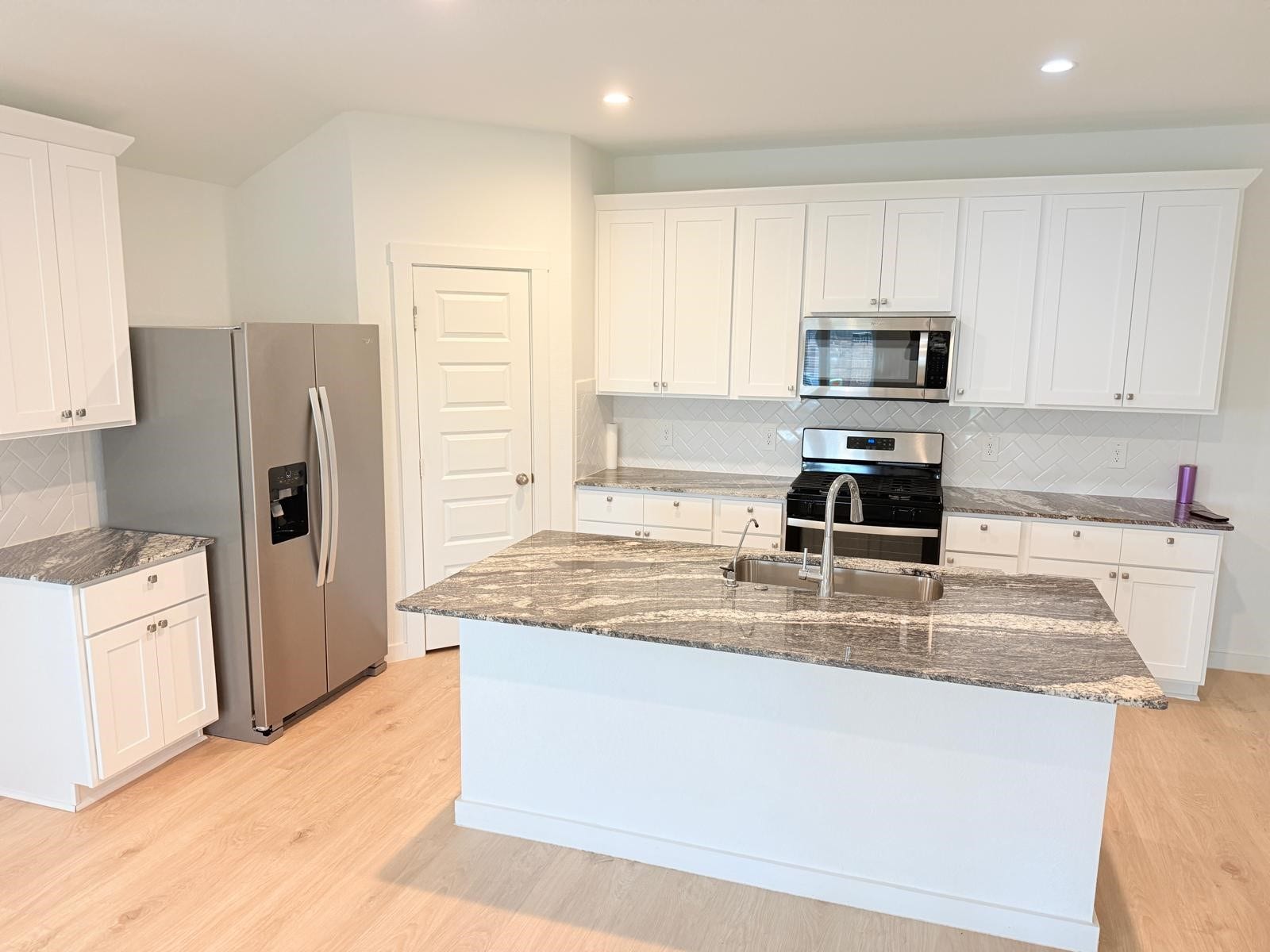 8014 Tropea Drive, Richmond, TX 77406 Side Kitchen