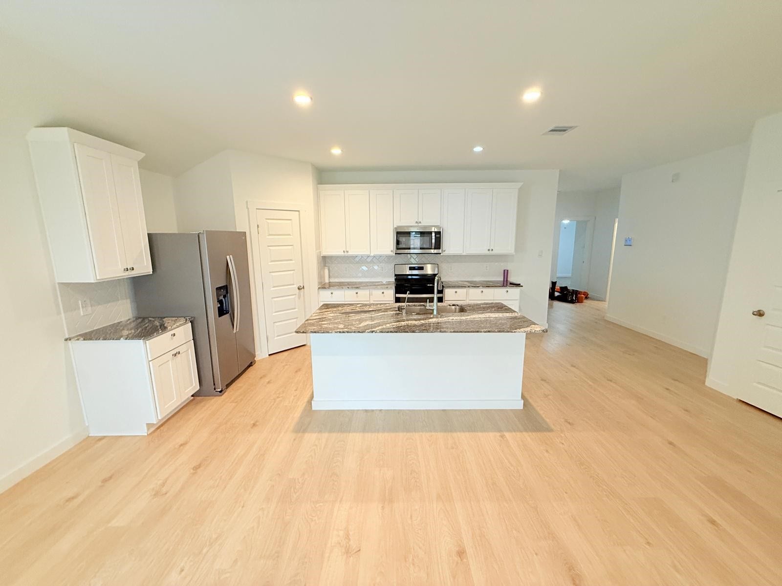 8014 Tropea Drive, Richmond, TX 77406 Hall