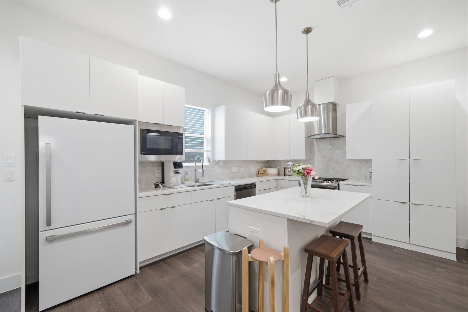 2533 Hollister Street, Houston, TX 77080 Kitchen