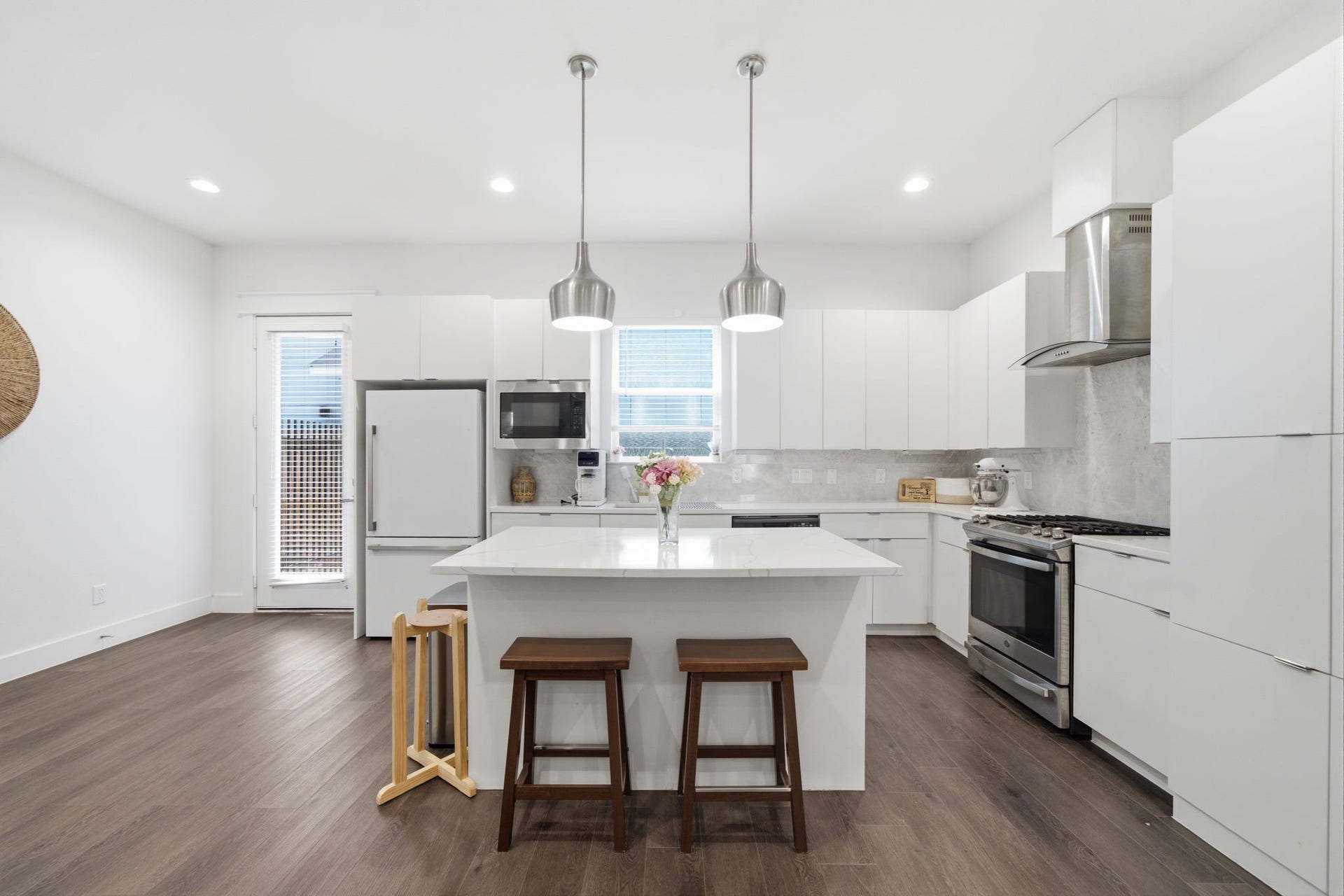 2533 Hollister Street, Houston, TX 77080 Kitchen