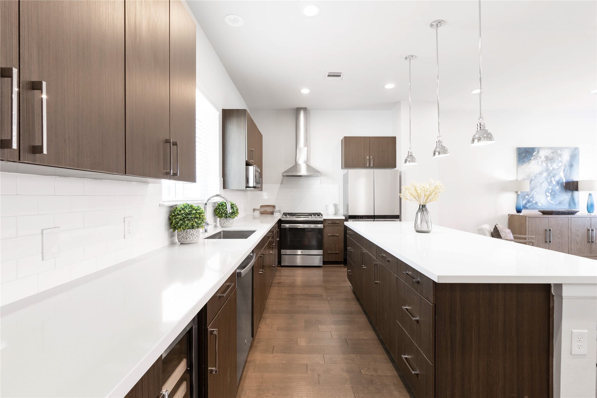 3111 La Branch Street, Houston, TX 77004 Second floor kitchen with plenty of cabinets for all your cooking needs