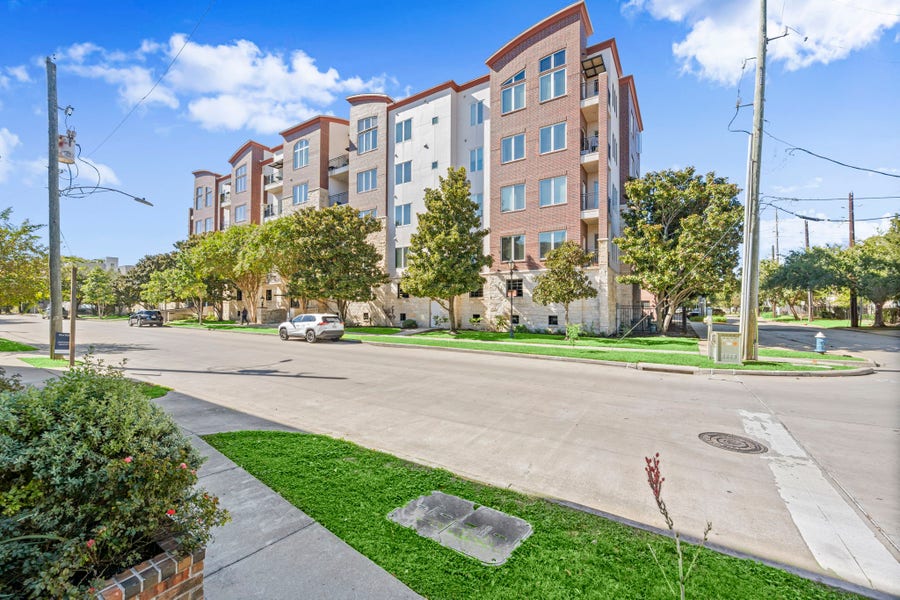 Property photo for 1900 Genesee Street, #302, Houston, TX
