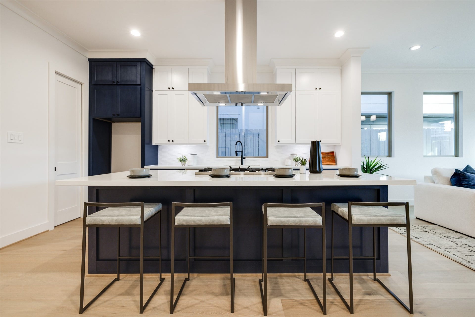 2323 RICHTON Street, Houston, TX 77098 2323 RICHTON Street, Houston, TX 77098