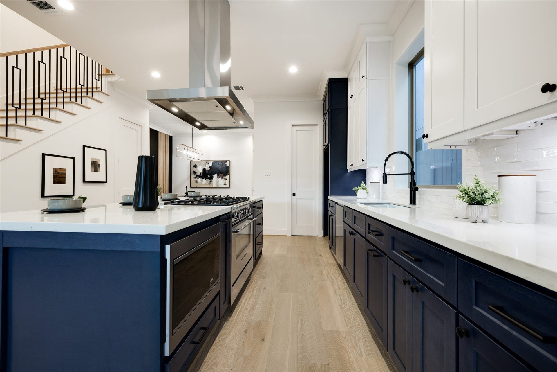 2323 RICHTON Street, Houston, TX 77098 2323 RICHTON Street, Houston, TX 77098