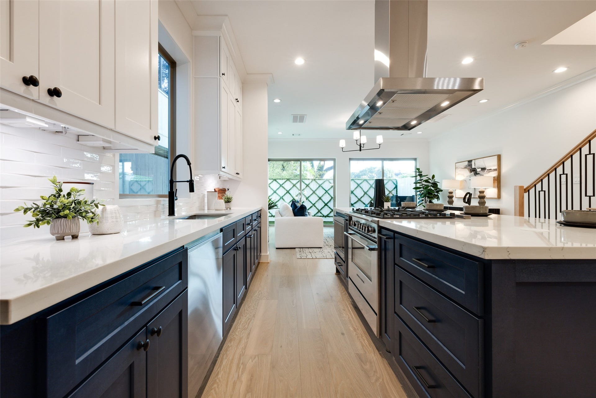2323 RICHTON Street, Houston, TX 77098 2323 RICHTON Street, Houston, TX 77098