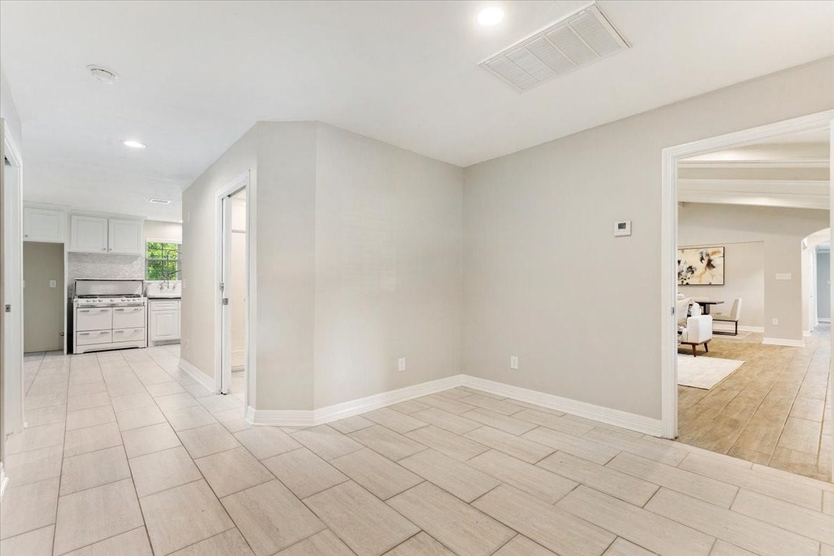 6327 Westcreek Drive, Brookside, TX 77581 MOTHER-IN-LAW SUITE complete with its own PRIVATE ENTRANCE