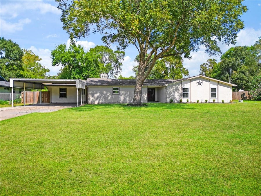 Property photo for 6327 Westcreek Drive, Brookside, TX
