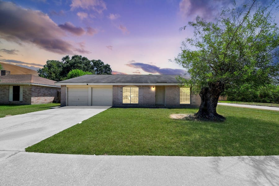 Property photo for 9502 Spiralwood Lane, Houston, TX