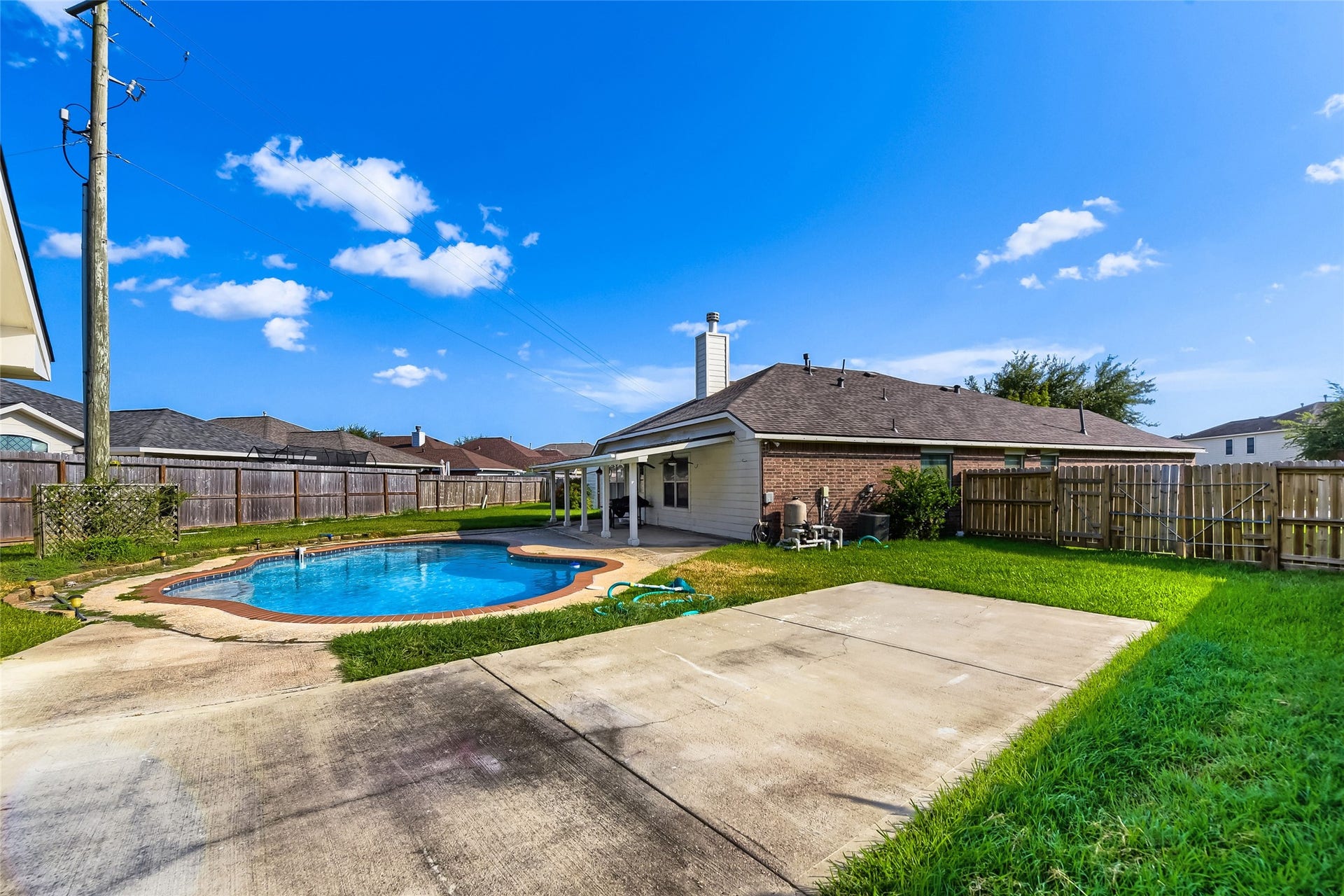 2402 Comal Drive, Deer Park, TX 77536