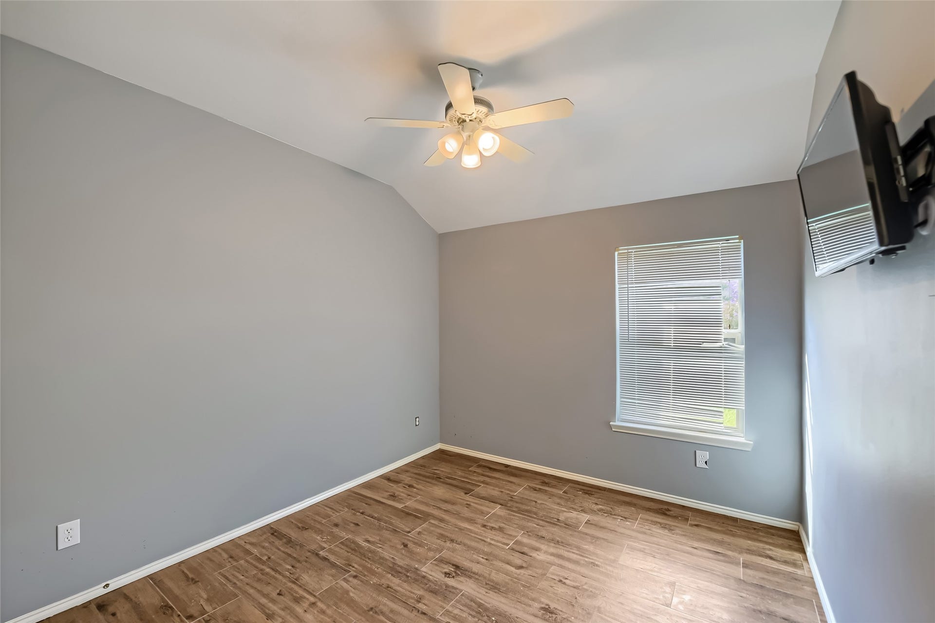 2402 Comal Drive, Deer Park, TX 77536