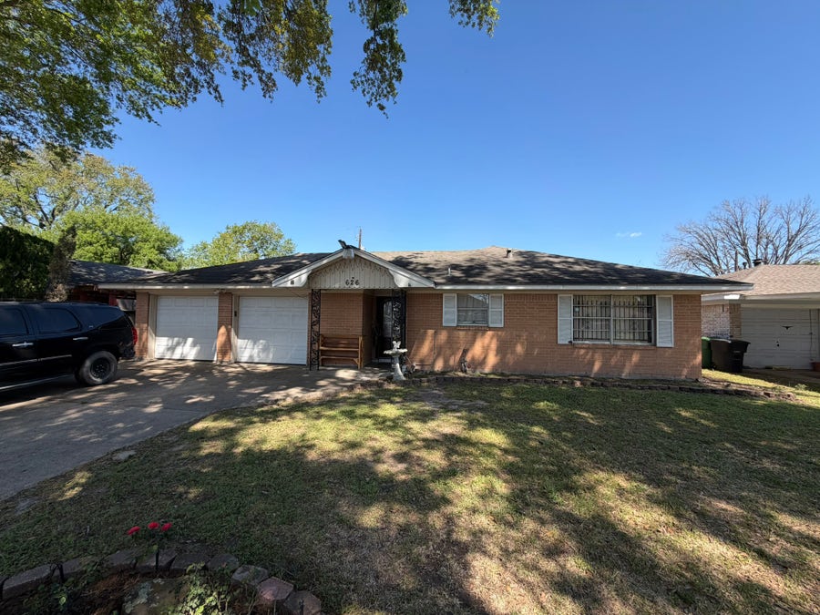 Property photo for 626 Saddle Rock Drive, Houston, TX
