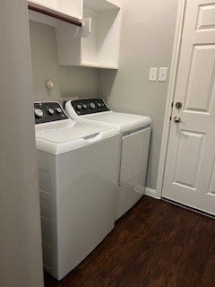 13425 Raintree Drive, Montgomery, TX 77356 Ample storage in the laundry room with convenient hanging rod.