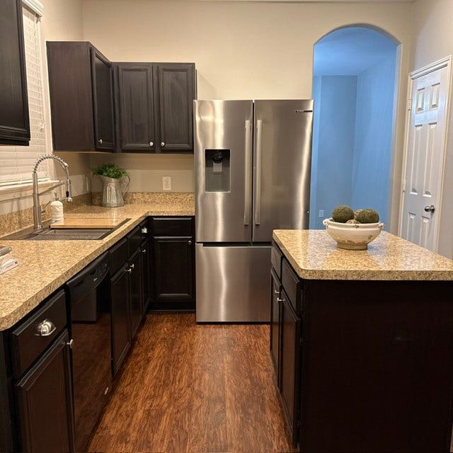 13425 Raintree Drive, Montgomery, TX 77356 New refrigerator!