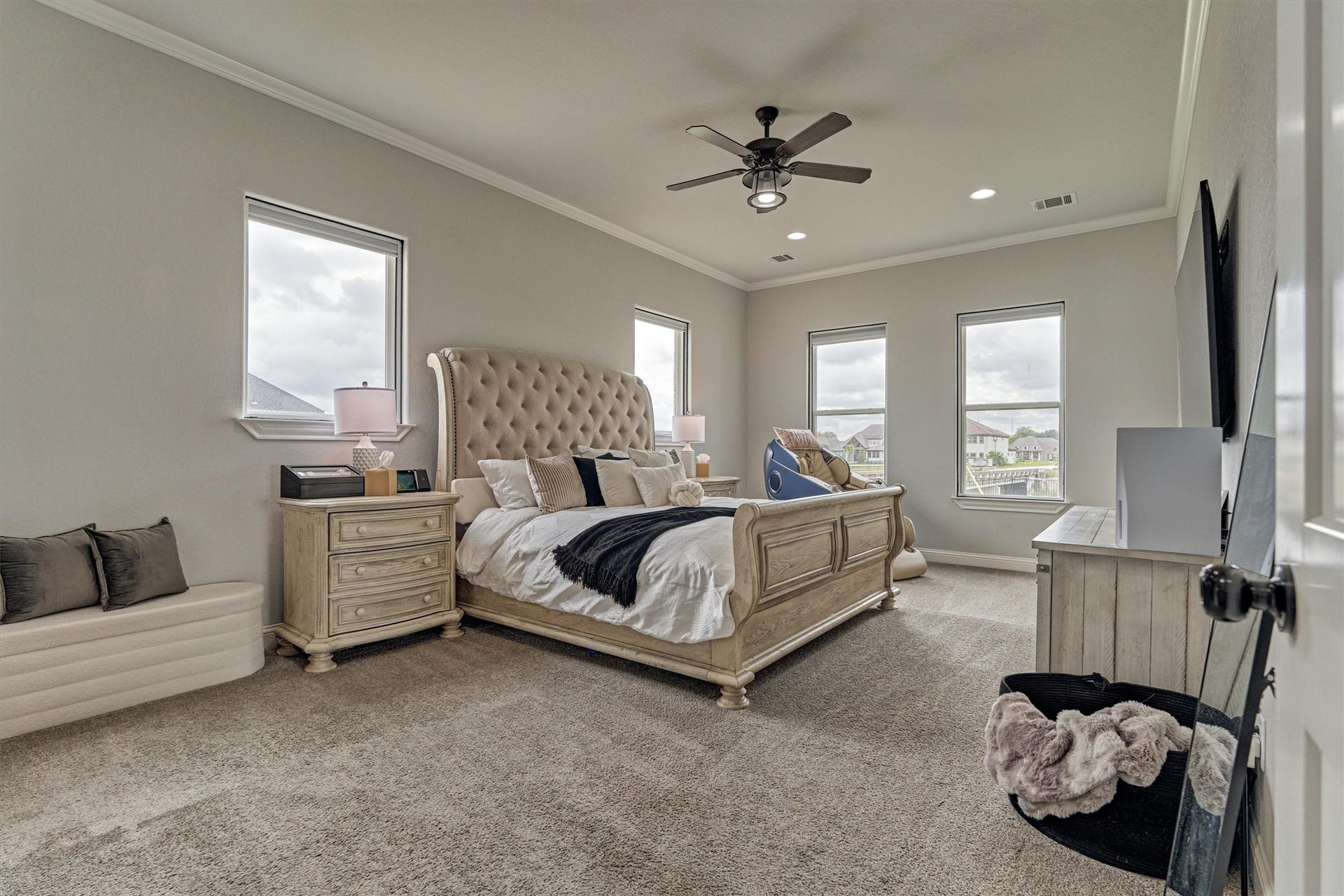 11609 Grand View Drive, Montgomery, TX 77356 Primary bedroom