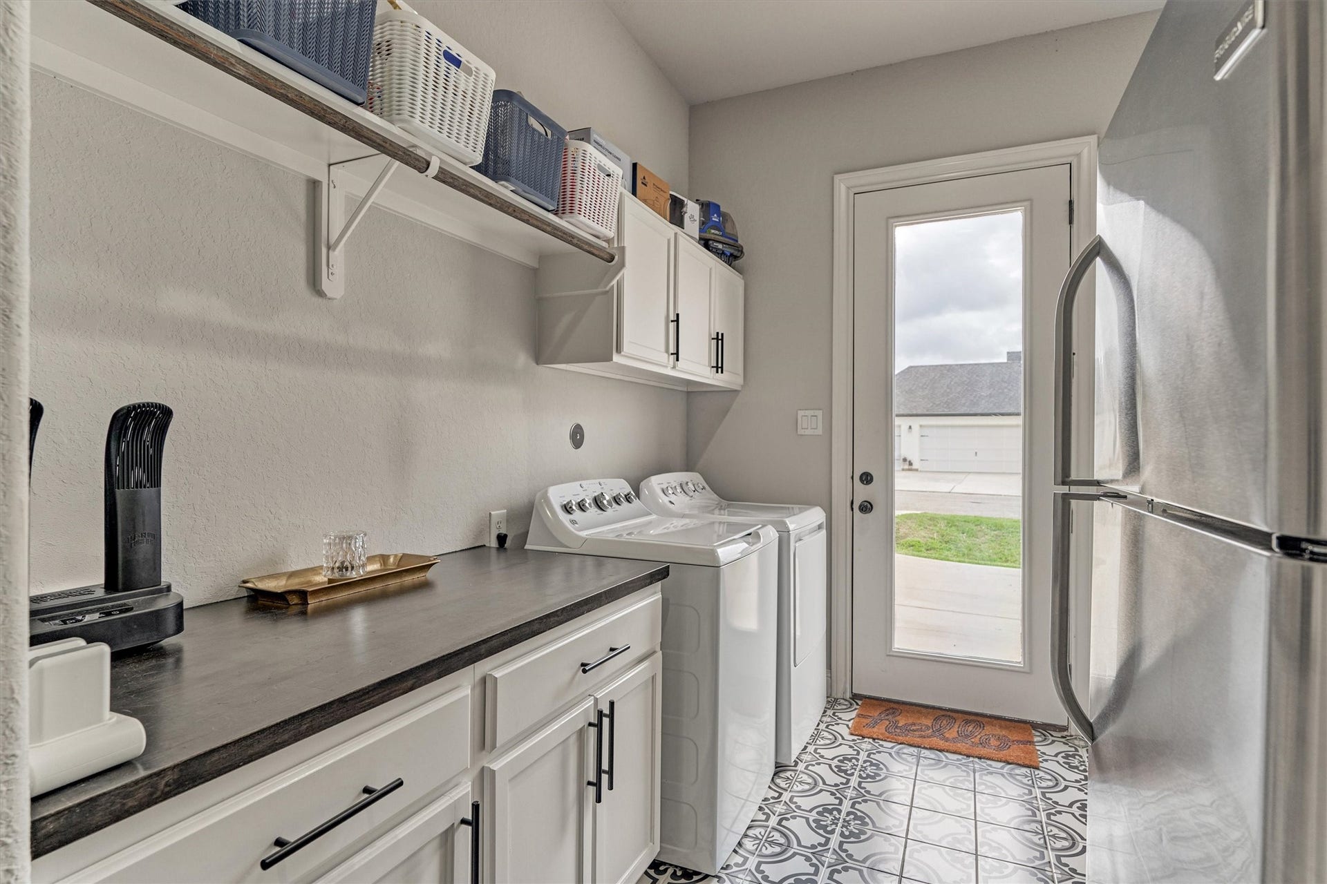 11609 Grand View Drive, Montgomery, TX 77356 Utility room with lots of storage space and room for an extra refrigerator