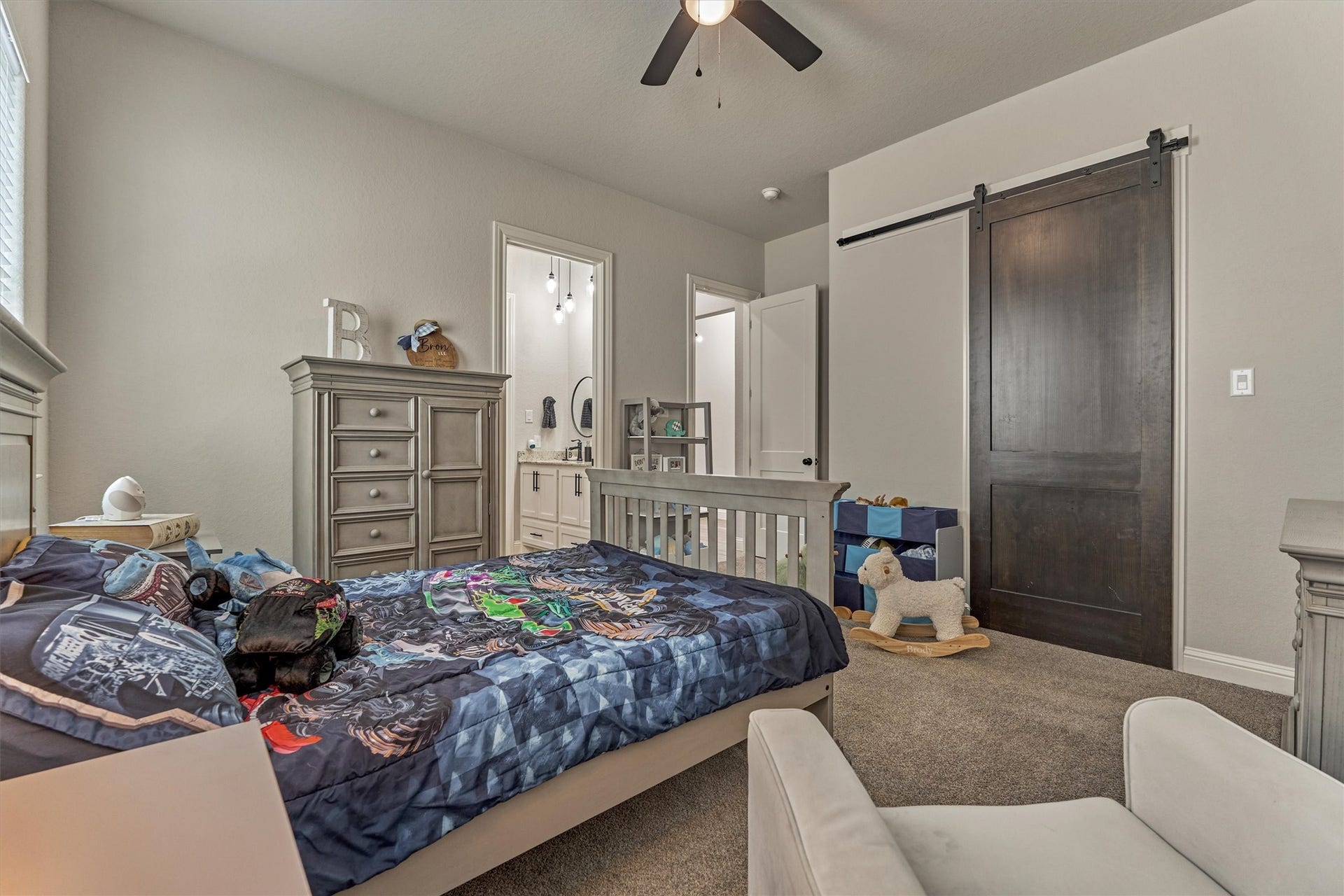 11609 Grand View Drive, Montgomery, TX 77356 Third bedroom connects to the jack n Jill bathroom