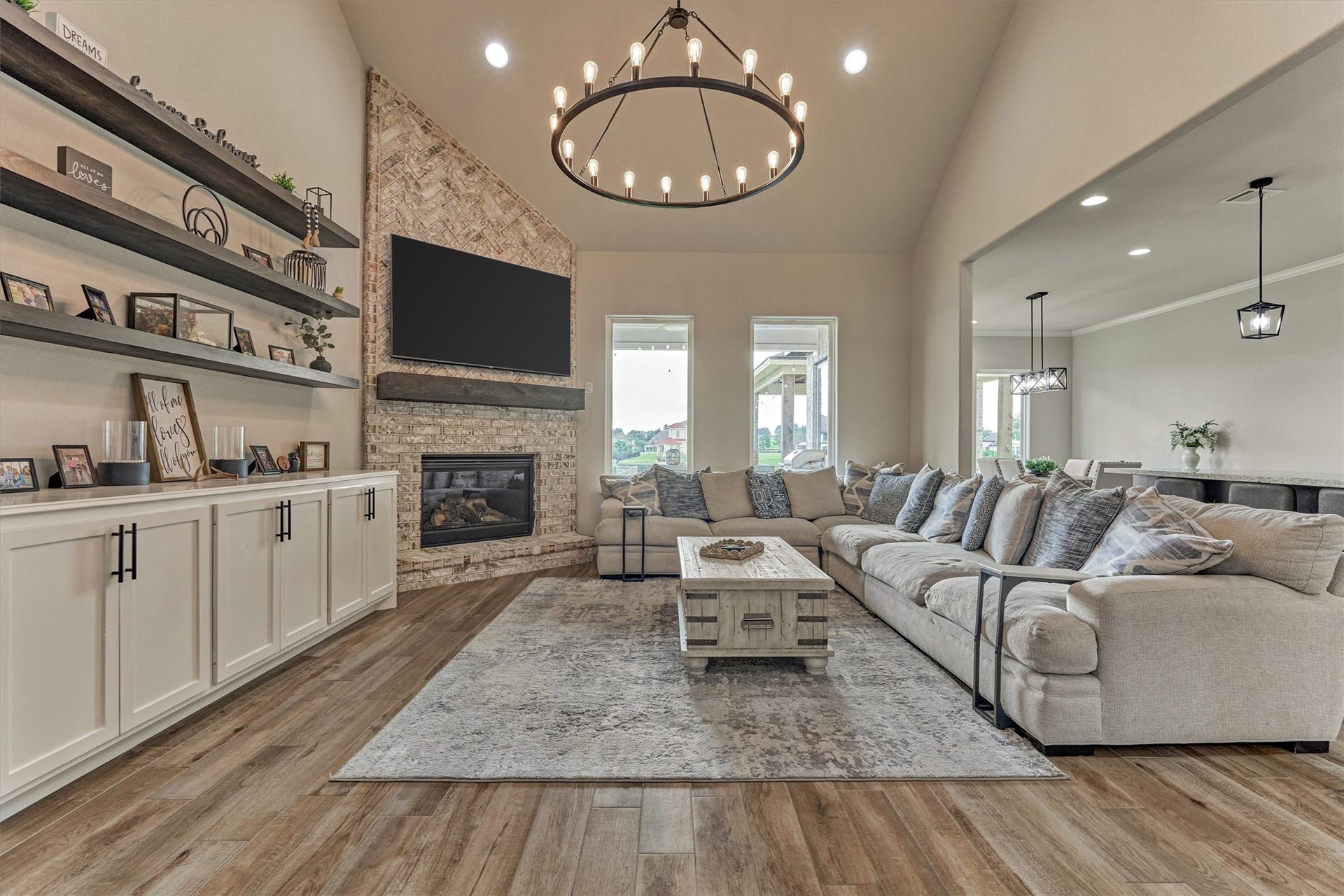 11609 Grand View Drive, Montgomery, TX 77356 The perfect space to unwind with fireplace and high ceilings
