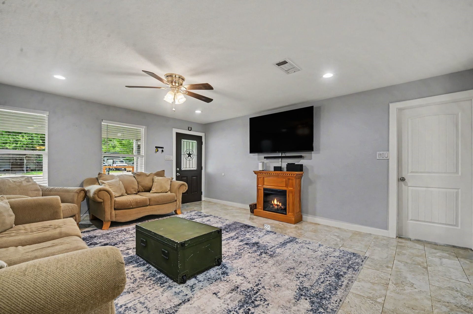4818 27th Street, Dickinson, TX 77539 The fire place does not convey with the sale.