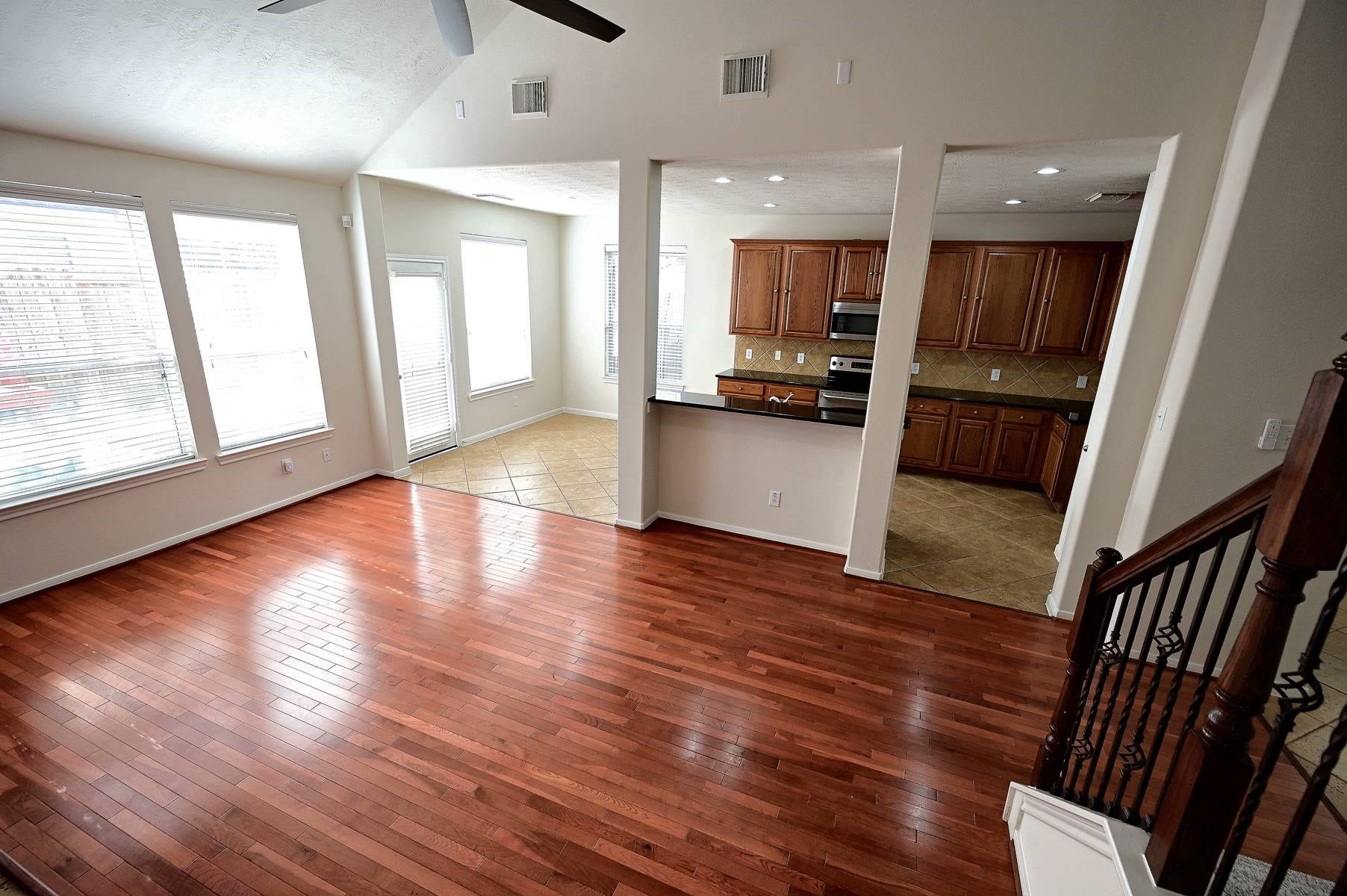 9007 Kinnel Lane, Tomball, TX 77375