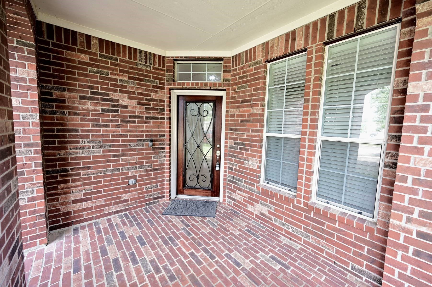 9007 Kinnel Lane, Tomball, TX 77375