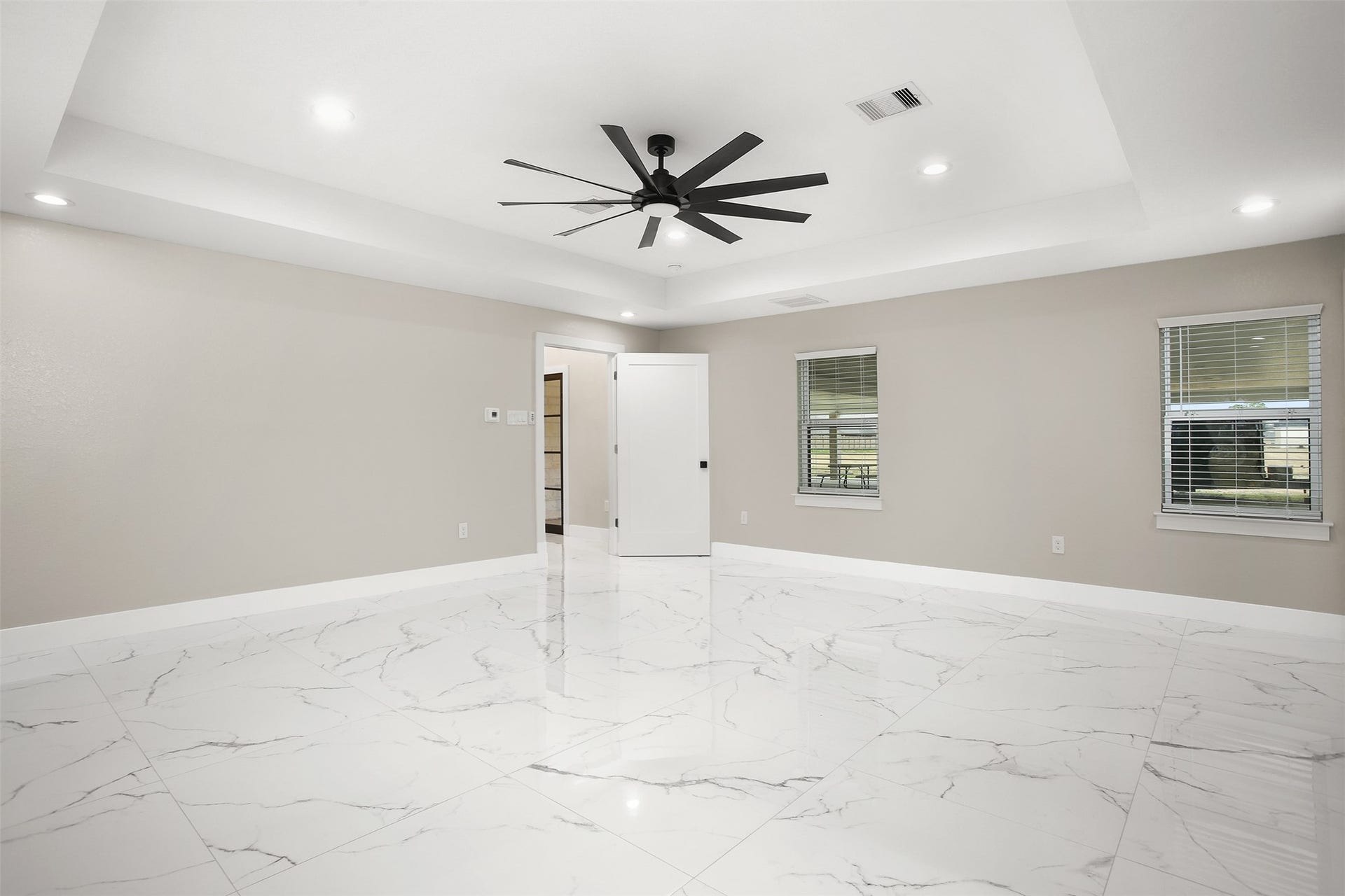 4002 Dixie Farm Road, Pearland, TX 77581