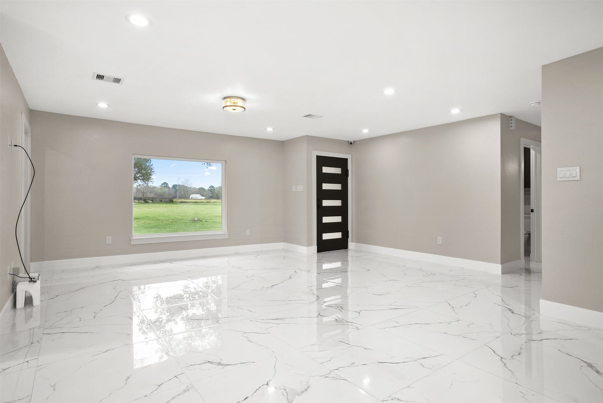 4002 Dixie Farm Road, Pearland, TX 77581