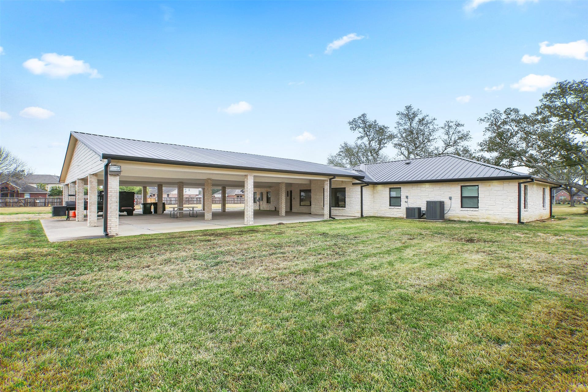 4002 Dixie Farm Road, Pearland, TX 77581