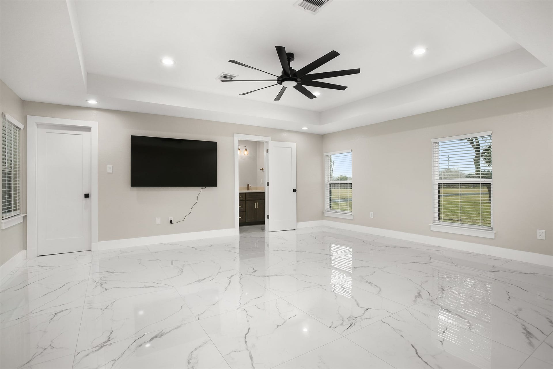 4002 Dixie Farm Road, Pearland, TX 77581