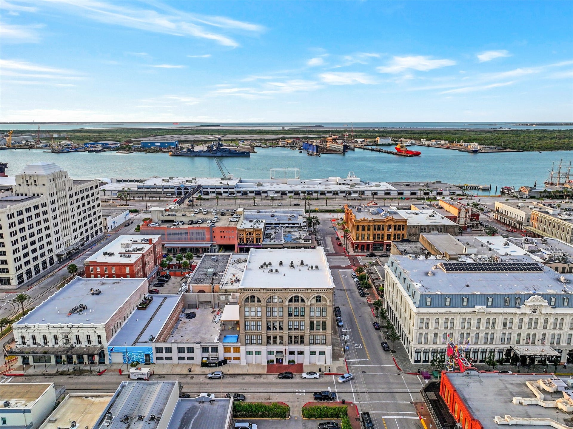 2400 Mechanic Street, #204, Galveston, TX 77550 2400 Mechanic Street, #204, Galveston, TX 77550