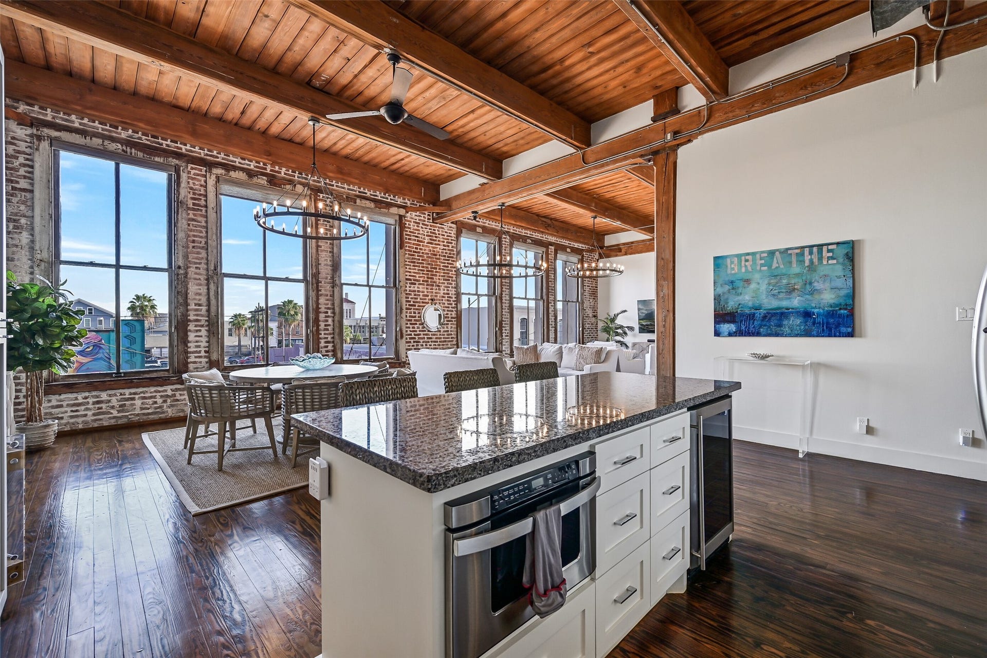 2400 Mechanic Street, #204, Galveston, TX 77550 2400 Mechanic Street, #204, Galveston, TX 77550