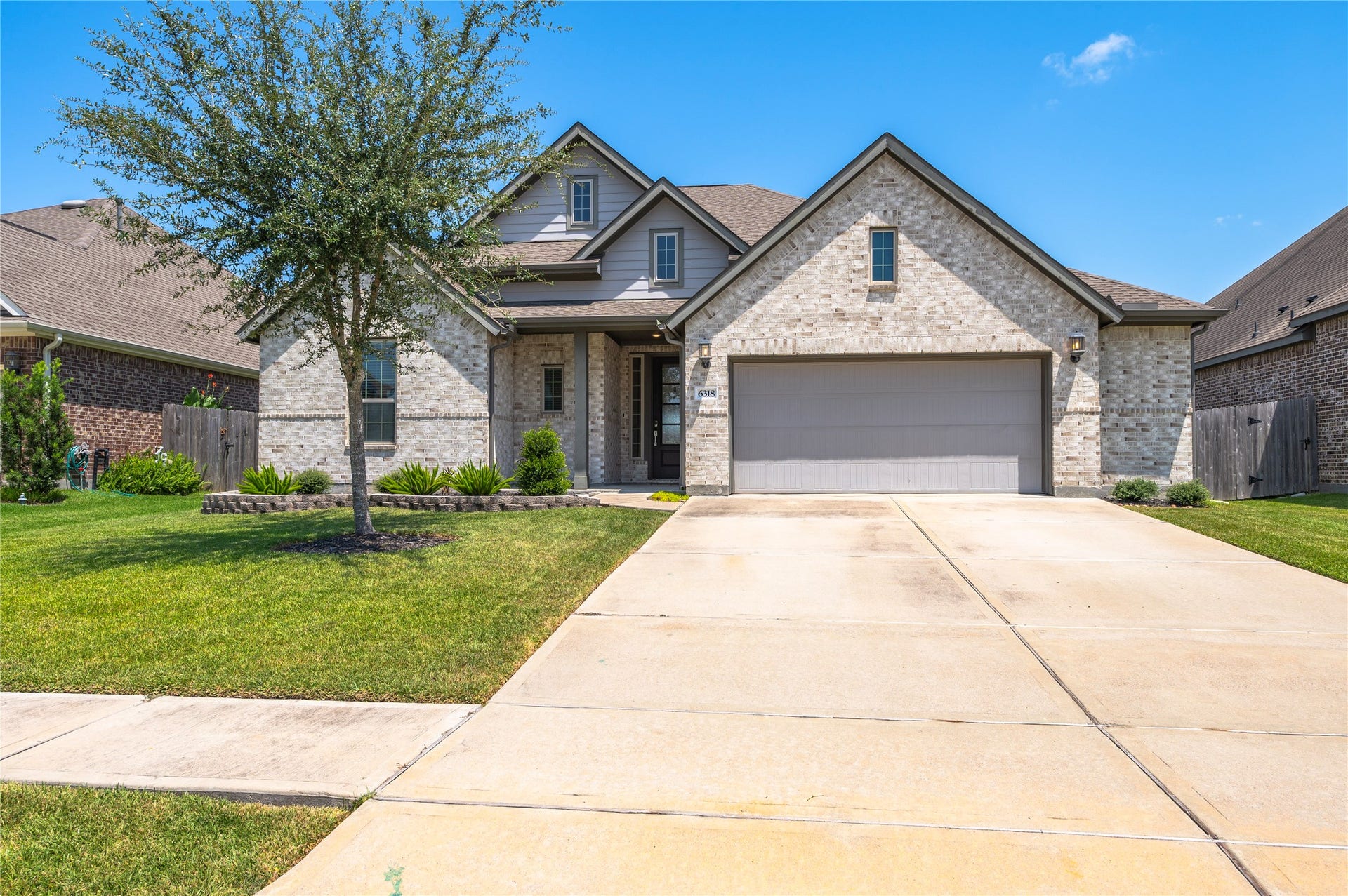 6318 Ontario Drive, League City, TX 77573 Welcome to 6318 Ontario Dr