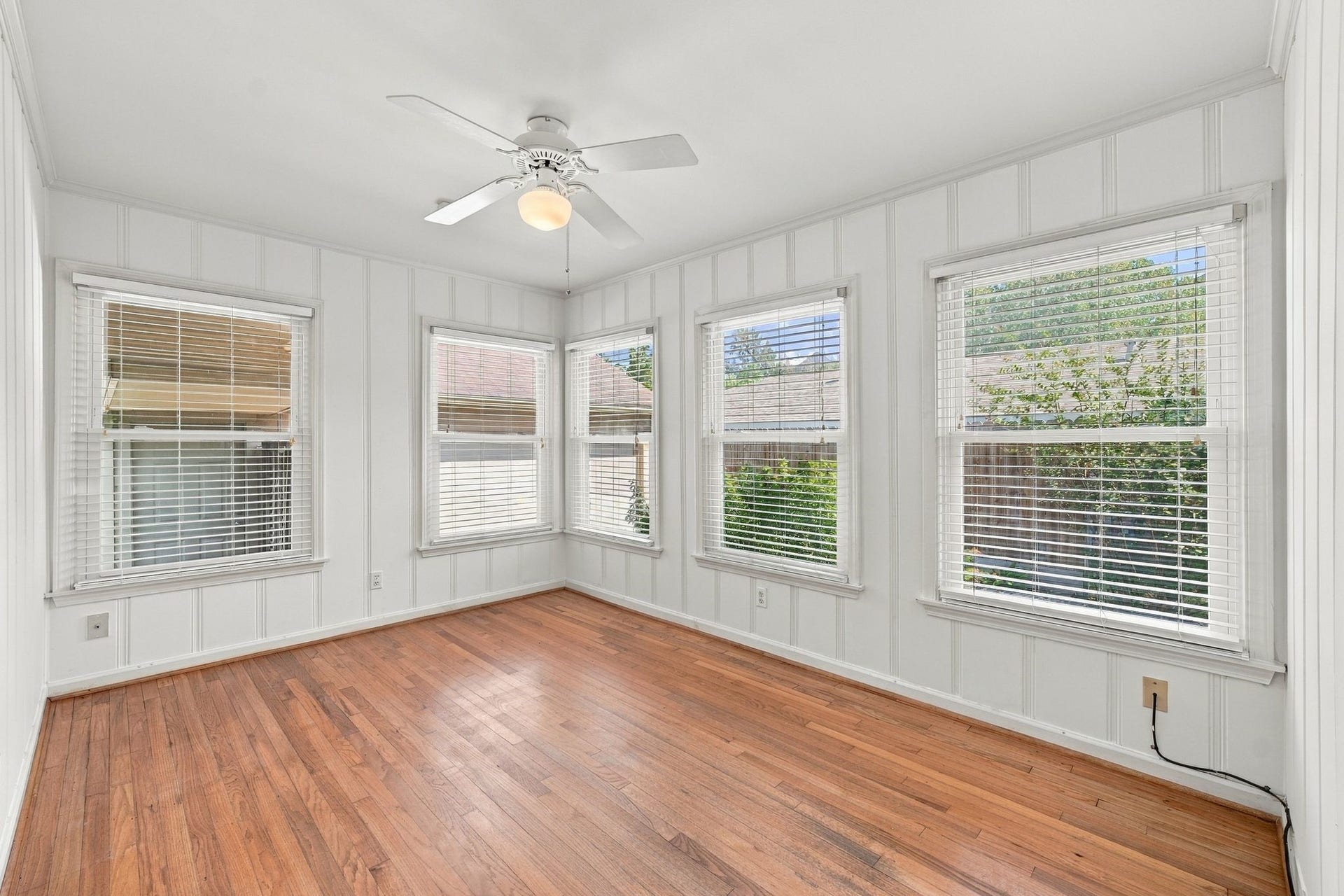 2206 Macarthur Street, Houston, TX 77030 Extra room, sun room or office